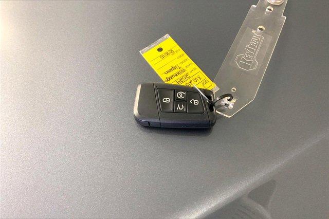 2024 Volkswagen Tiguan Vehicle Photo in KANSAS CITY, MO 64114-4502