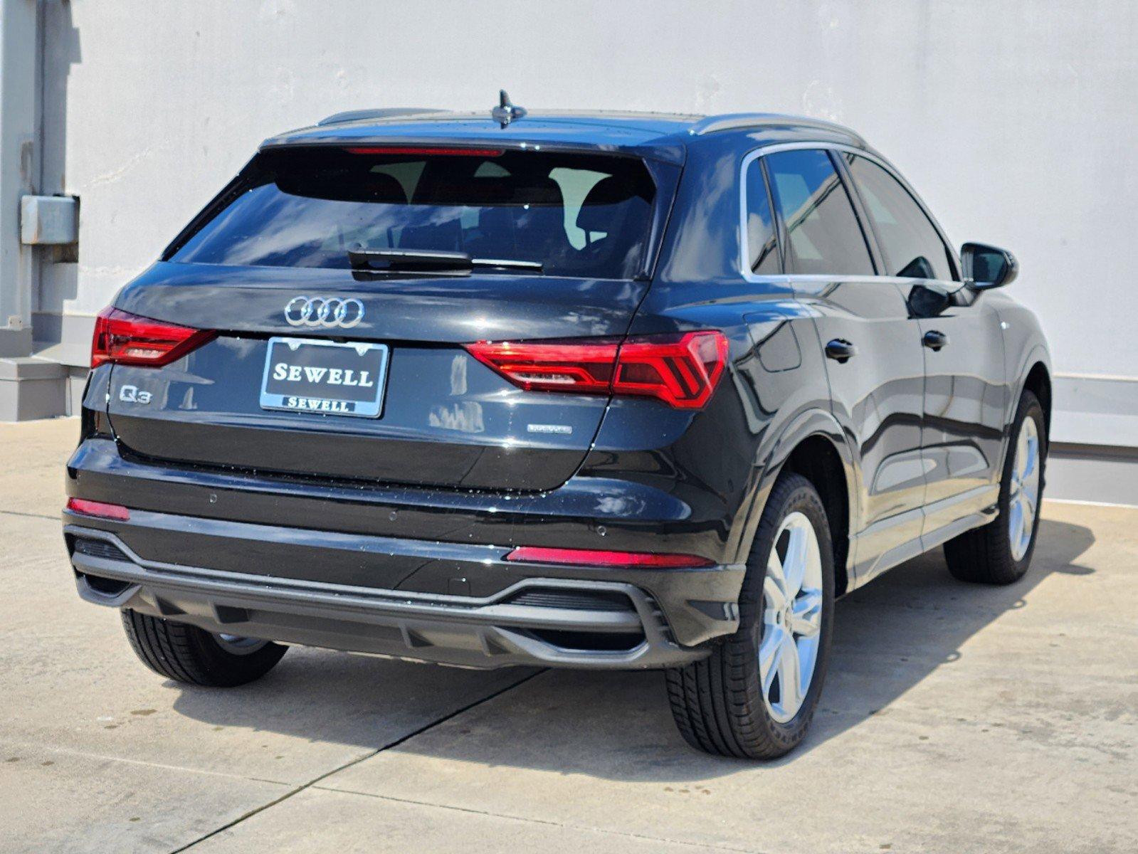 2024 Audi Q3 Vehicle Photo in SUGAR LAND, TX 77478