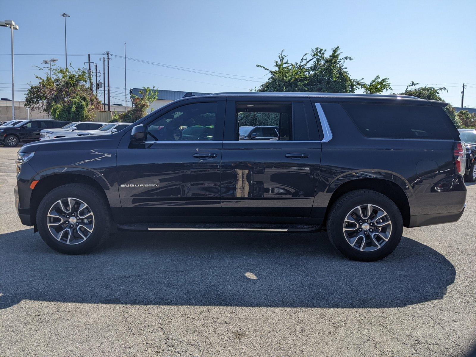 2024 Chevrolet Suburban Vehicle Photo in AUSTIN, TX 78759-4154