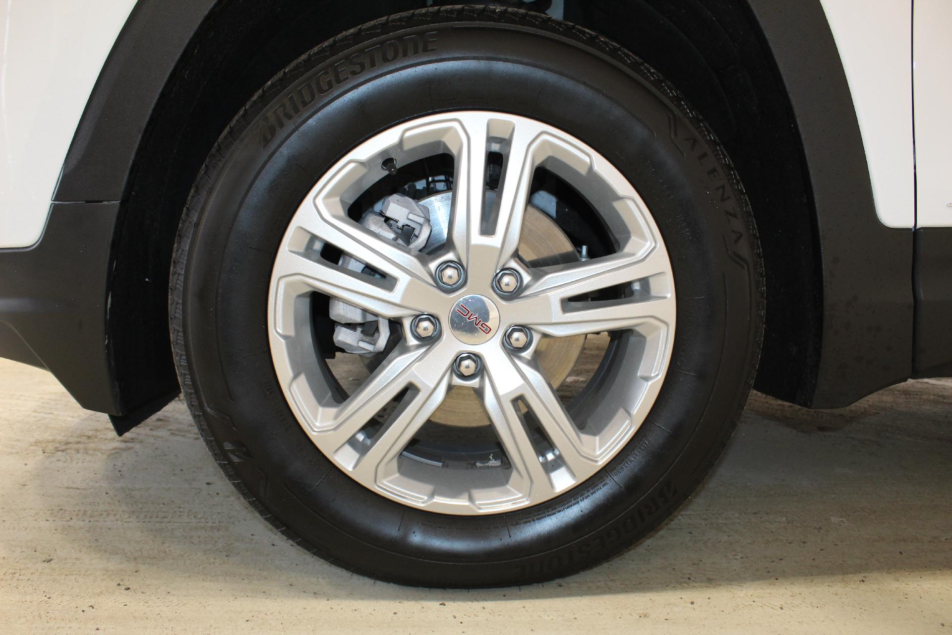 2024 GMC Terrain Vehicle Photo in NORTHAMPTON, MA 01060-1120