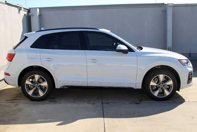 2024 Audi Q5 Vehicle Photo in SUGAR LAND, TX 77478