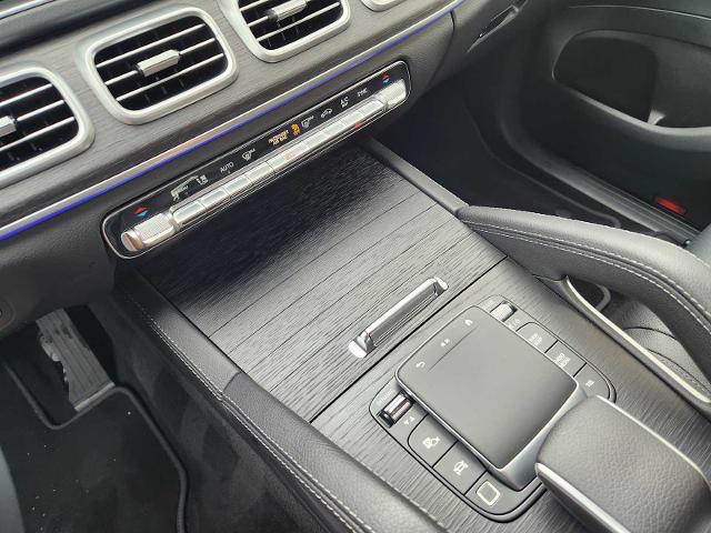 2025 Mercedes-Benz GLS Vehicle Photo in HOUSTON, TX 77079