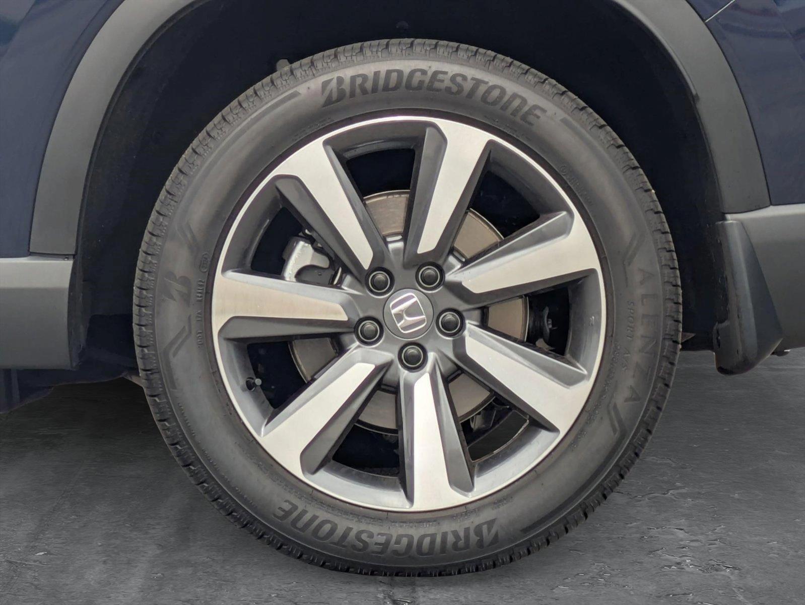 2025 Honda Pilot Vehicle Photo in Valencia, CA 91355-1794