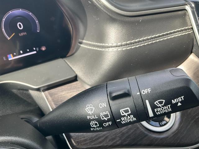 2023 Jeep Grand Cherokee L Vehicle Photo in Kaukauna, WI 54130