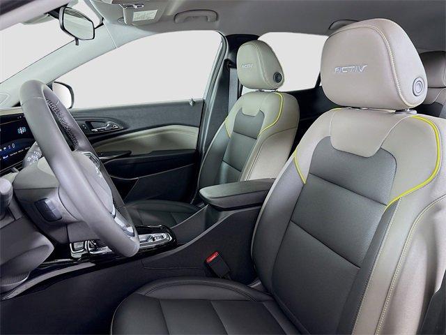 2025 Chevrolet Trax Vehicle Photo in PUYALLUP, WA 98371-4149