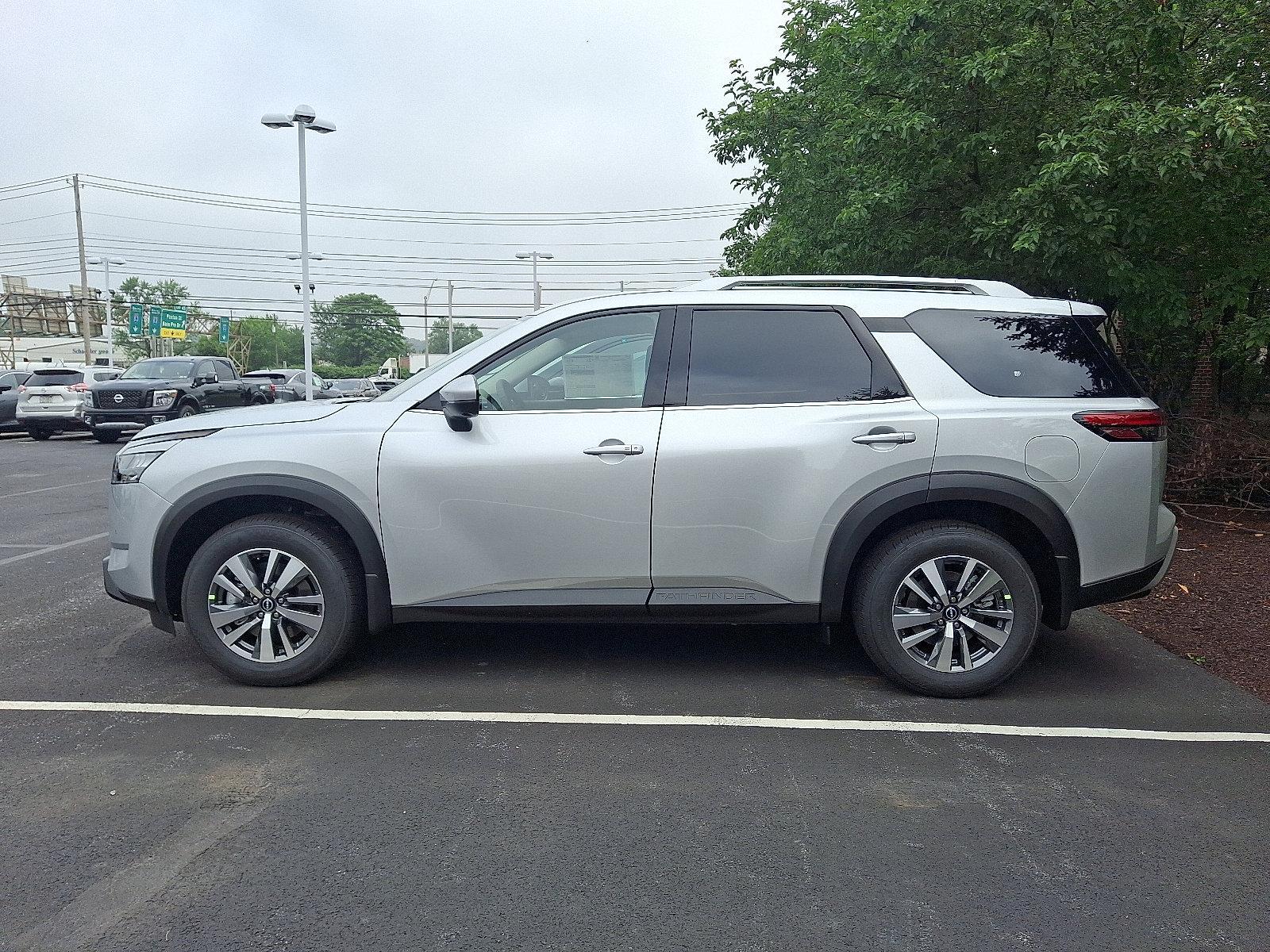 2025 Nissan Pathfinder Vehicle Photo in Harrisburg, PA 17111-1033