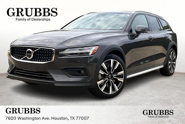 2024 Volvo V60 Cross Country Vehicle Photo in Houston, TX 77007
