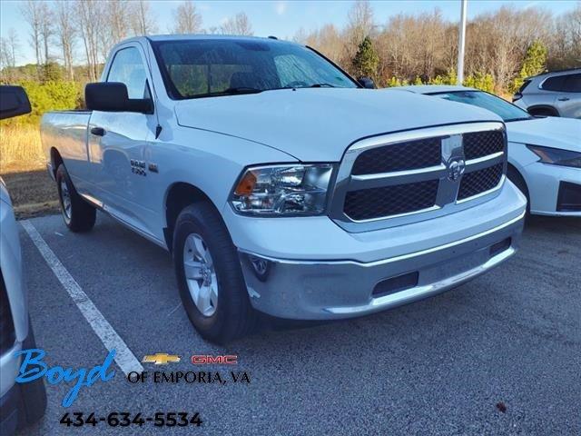 2019 Ram 1500 Classic Vehicle Photo in EMPORIA, VA 23847-1235