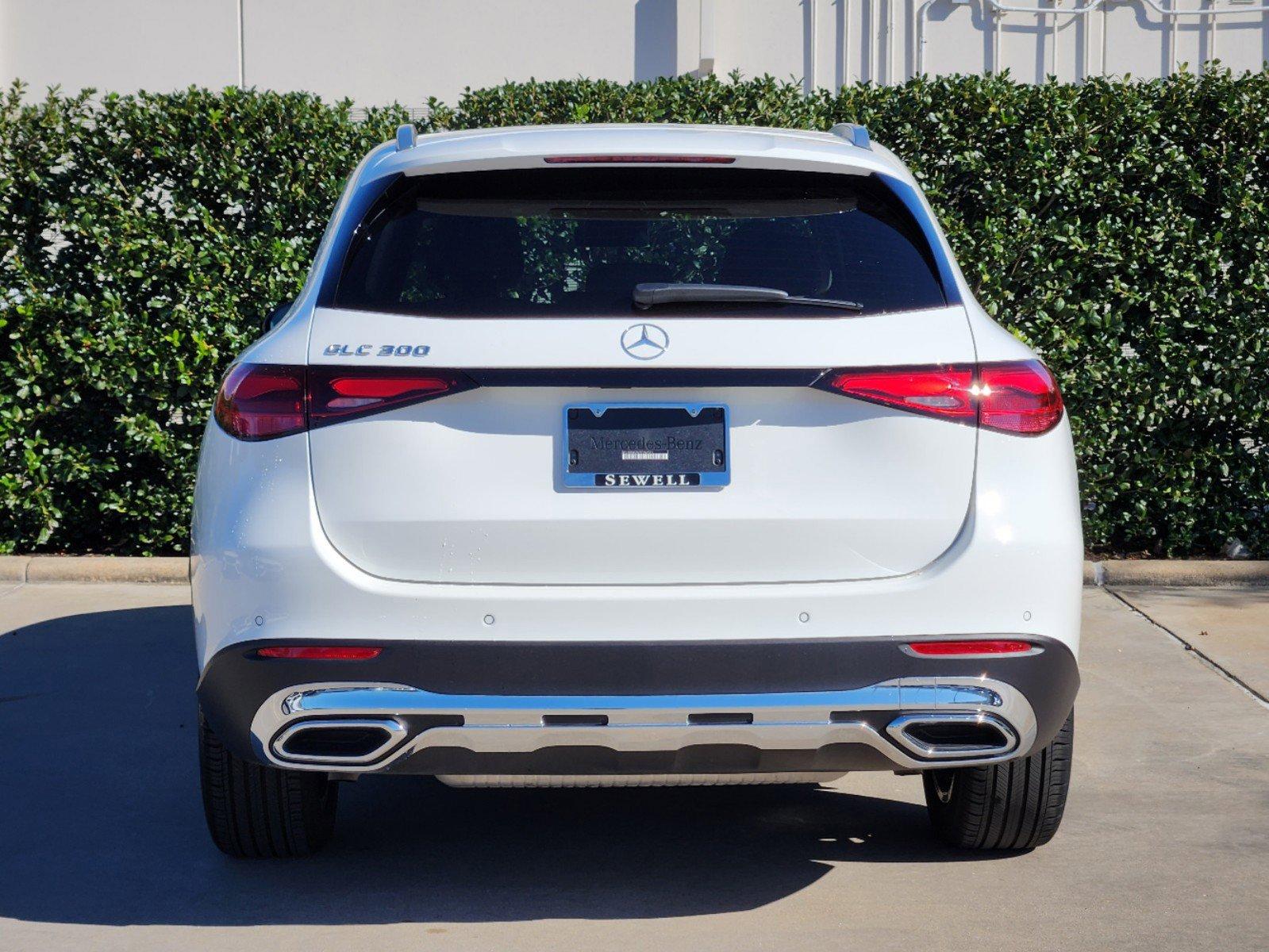 2025 Mercedes-Benz GLC Vehicle Photo in HOUSTON, TX 77079