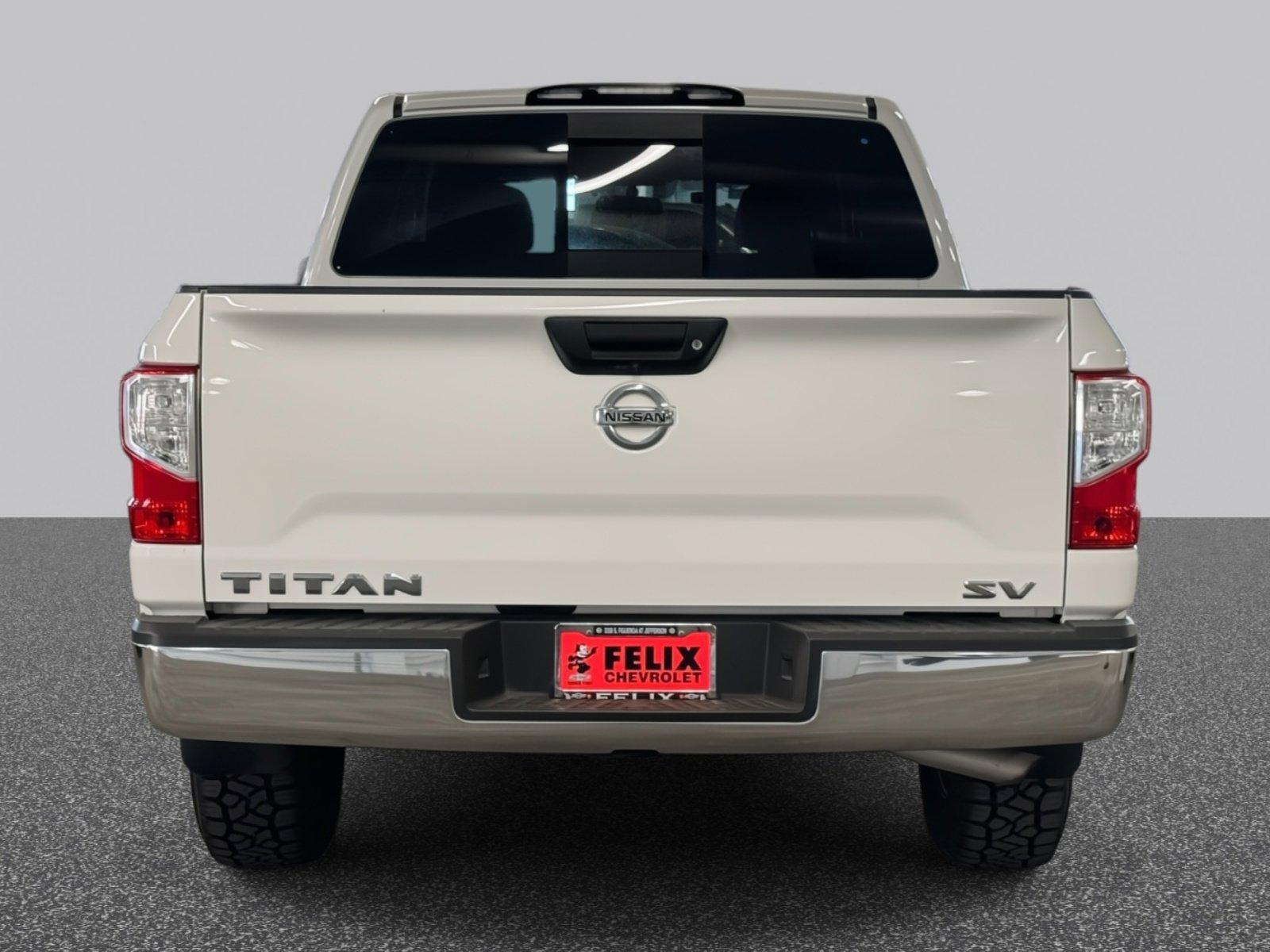 2018 Nissan Titan Vehicle Photo in LOS ANGELES, CA 90007-3794