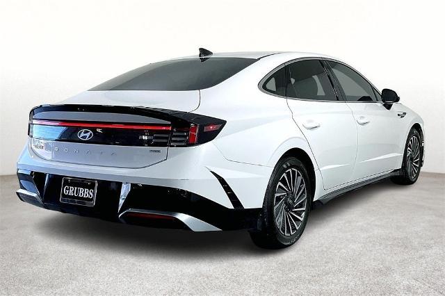 2024 Hyundai SONATA Hybrid Vehicle Photo in Tulsa, OK 74129