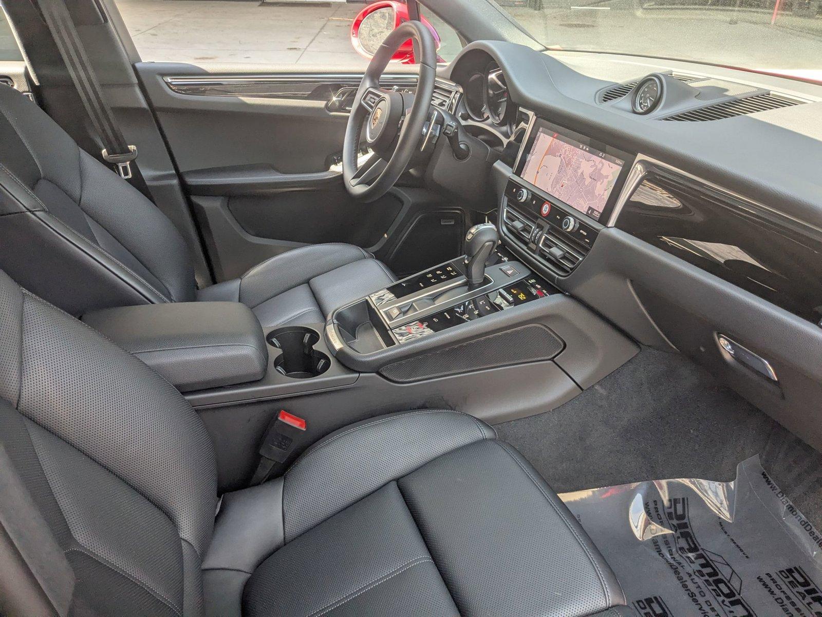 2025 Porsche Macan Vehicle Photo in Towson, MD 21204