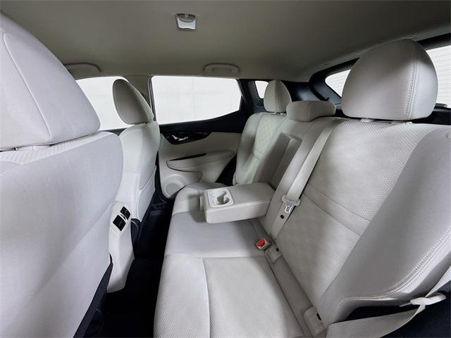2017 Nissan Rogue Sport Vehicle Photo in Everett, WA 98204