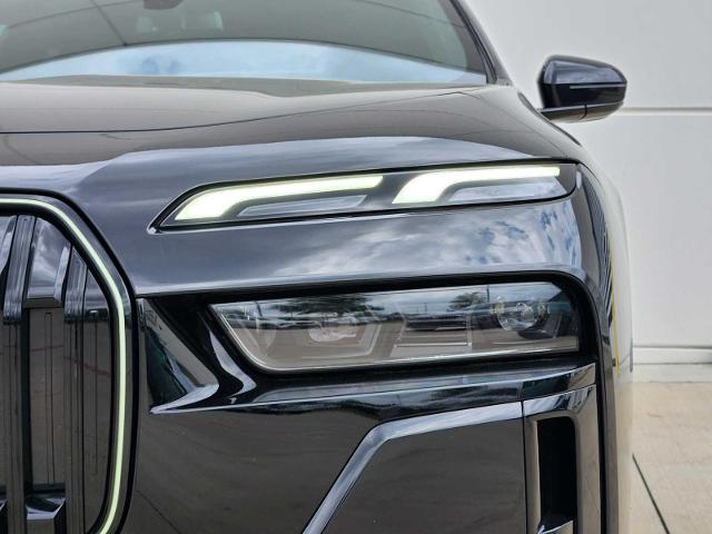 2024 BMW 740i xDrive Vehicle Photo in PLANO, TX 75024