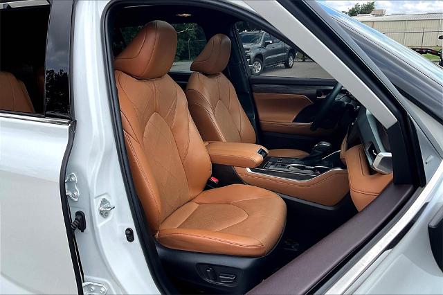2022 Toyota Highlander Vehicle Photo in Tulsa, OK 74145