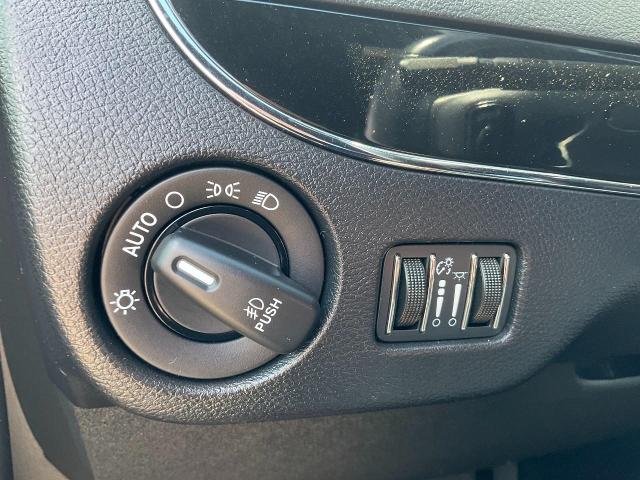 2016 Chrysler Town & Country Vehicle Photo in Kaukauna, WI 54130