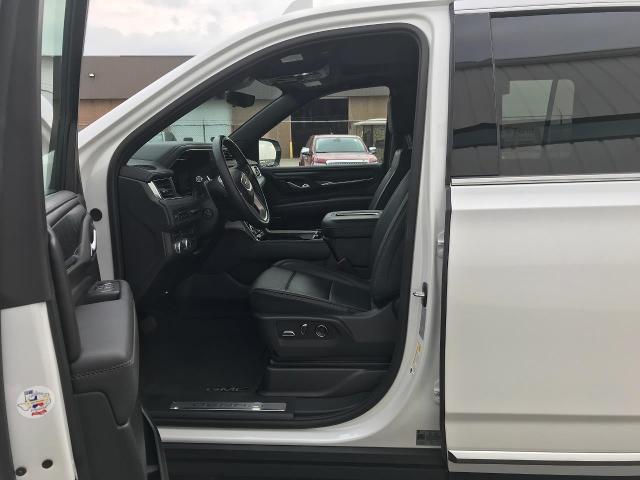 2024 GMC Yukon XL Vehicle Photo in GREEN BAY, WI 54303-3330