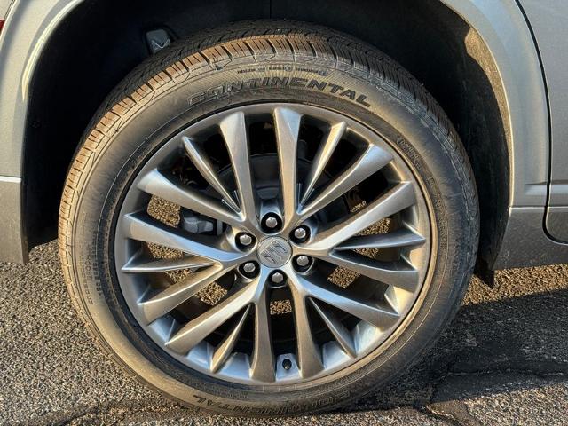 2025 Buick Enclave Vehicle Photo in COLUMBIA, MO 65203-3903
