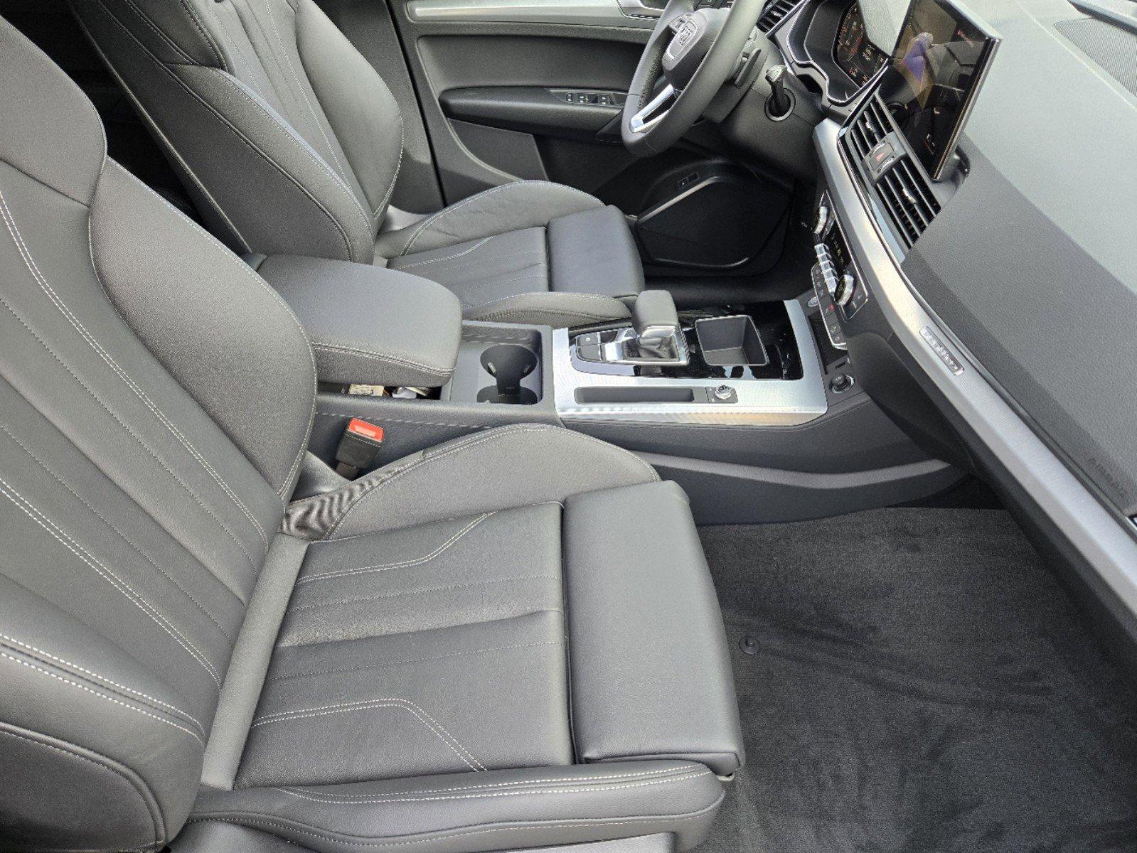 2024 Audi Q5 Vehicle Photo in SUGAR LAND, TX 77478