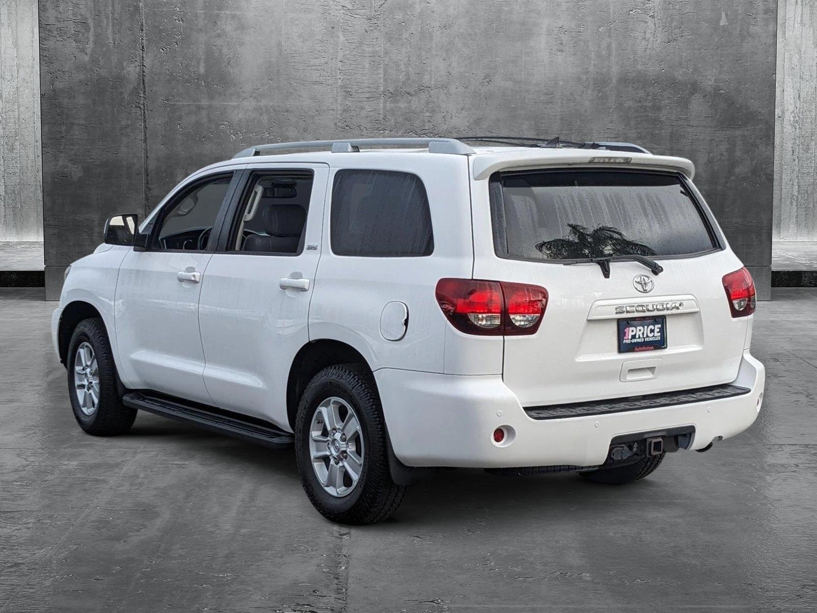 2018 Toyota Sequoia Vehicle Photo in Tampa, FL 33614