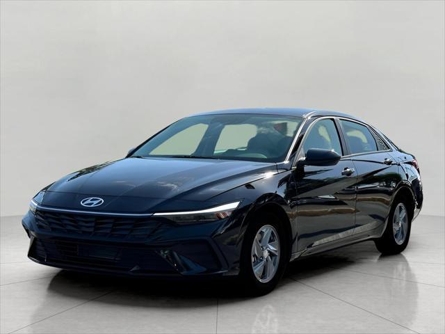 2025 Hyundai ELANTRA Vehicle Photo in Green Bay, WI 54304