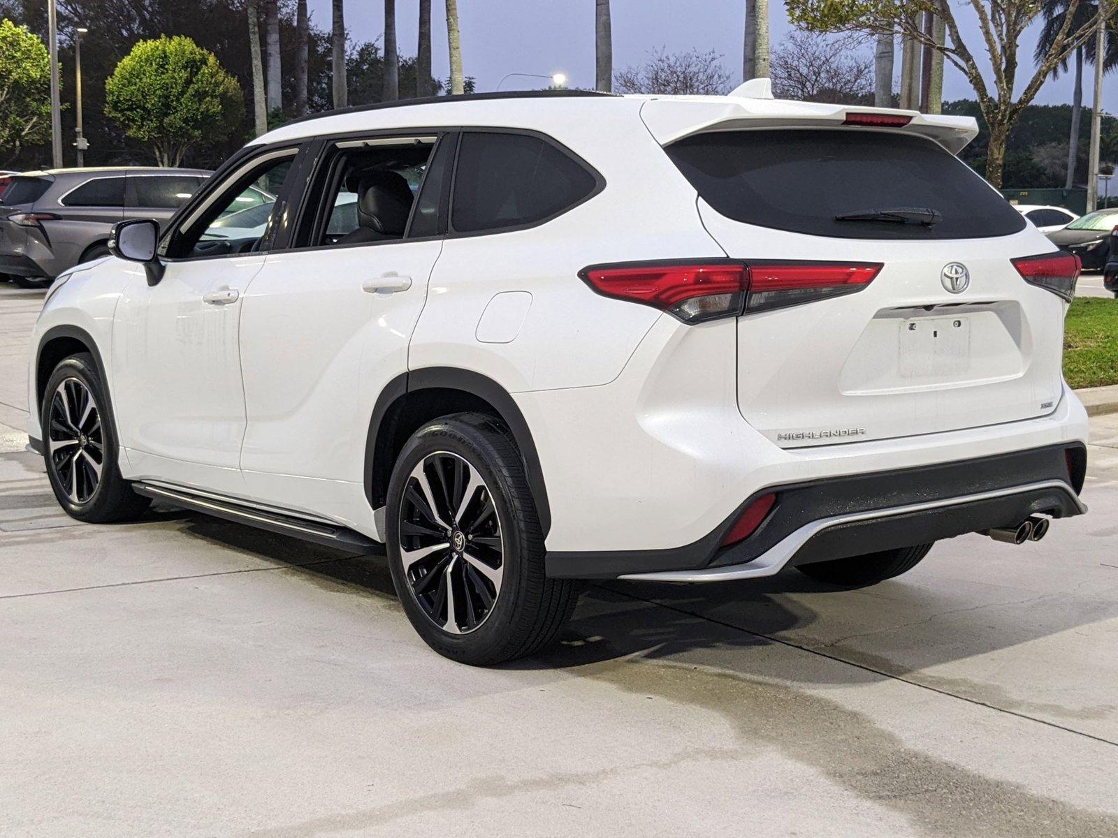 2022 Toyota Highlander Vehicle Photo in Davie, FL 33331