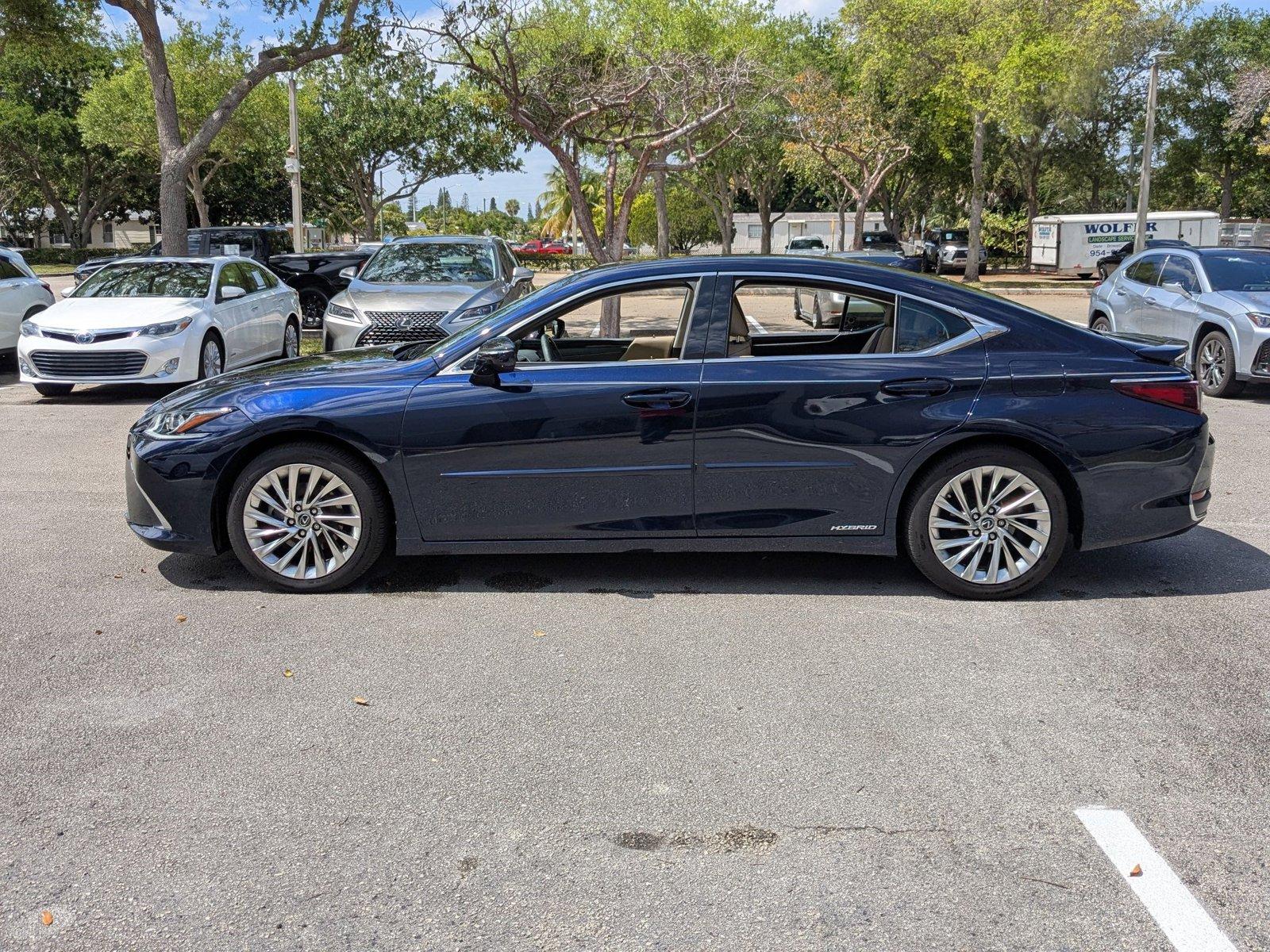 2019 Lexus ES 300h Vehicle Photo in West Palm Beach, FL 33417