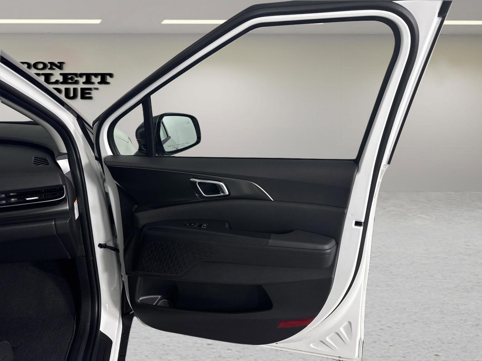 2025 Kia Carnival Hybrid Vehicle Photo in GEORGETOWN, TX 78626-7508