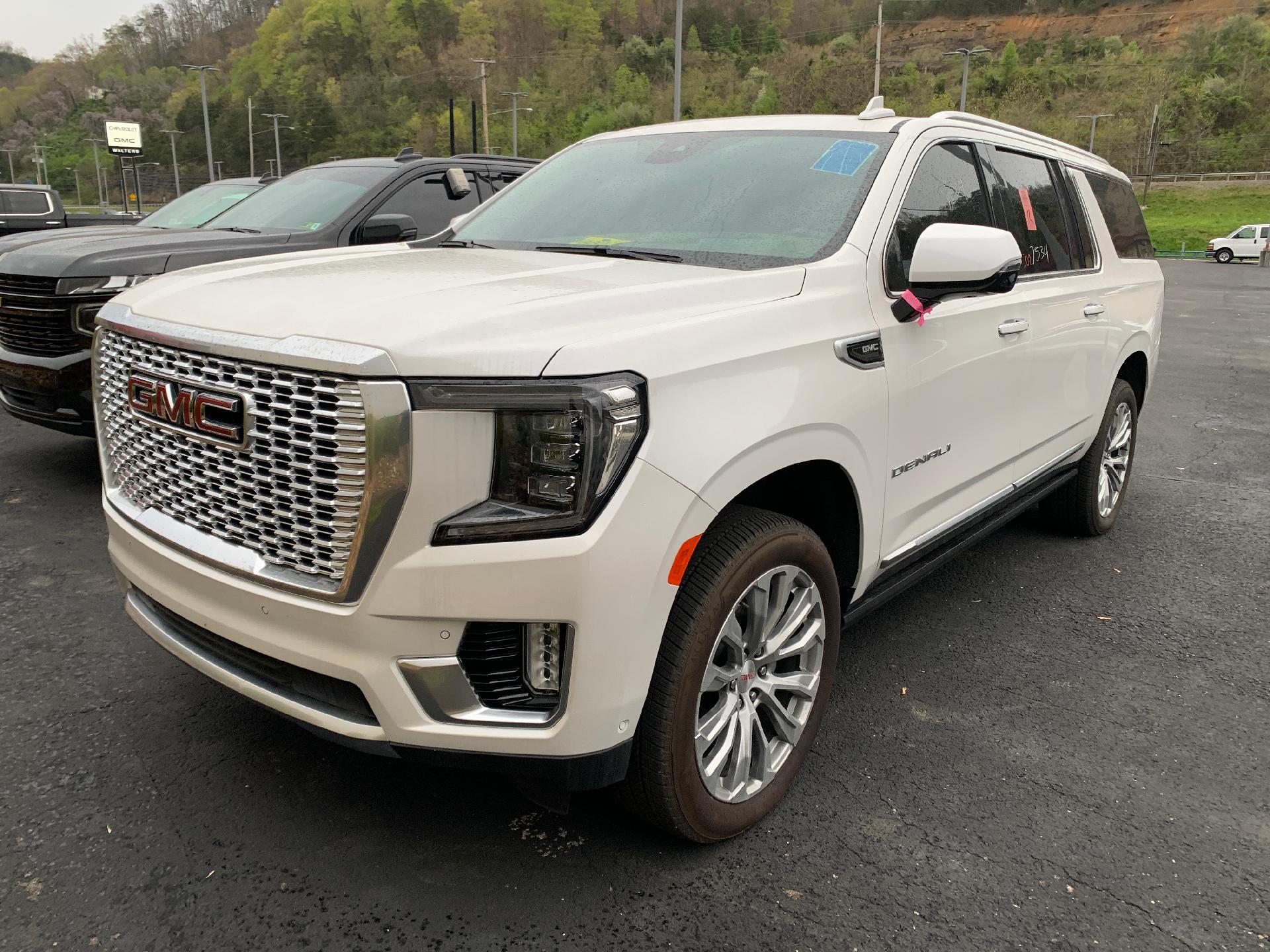 Used 2024 GMC Yukon XL Denali with VIN 1GKS2JKL5RR313459 for sale in Pikeville, KY