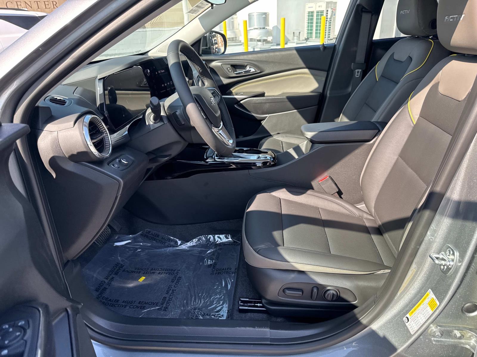 2025 Chevrolet Trax Vehicle Photo in LOS ANGELES, CA 90007-3794