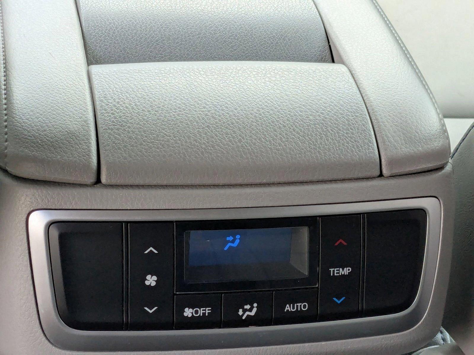 2018 Toyota Highlander Vehicle Photo in Miami, FL 33169