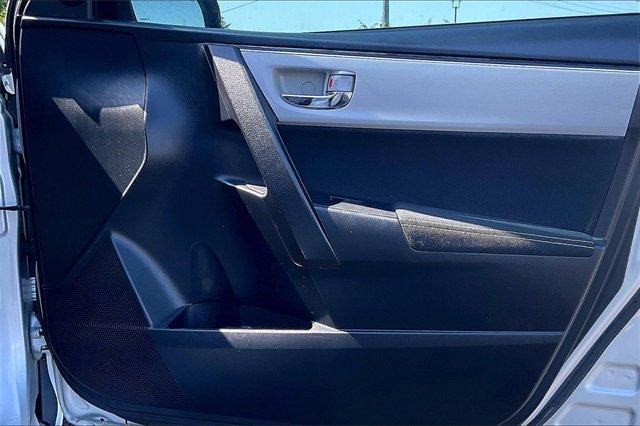2018 Toyota Corolla Vehicle Photo in INDEPENDENCE, MO 64055-1314