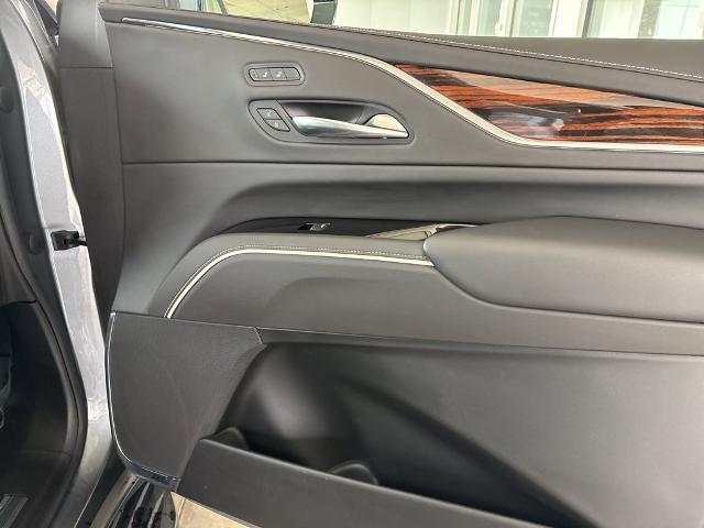2022 Cadillac Escalade Vehicle Photo in MANHATTAN, KS 66502-5036