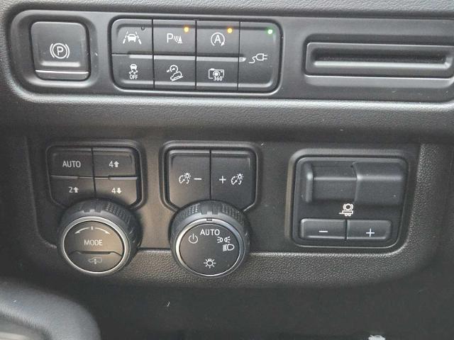 2022 Chevrolet Tahoe Vehicle Photo in DENTON, TX 76210-9321