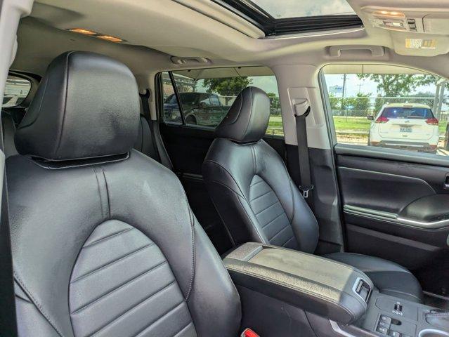 2023 Toyota Highlander Vehicle Photo in SELMA, TX 78154-1460