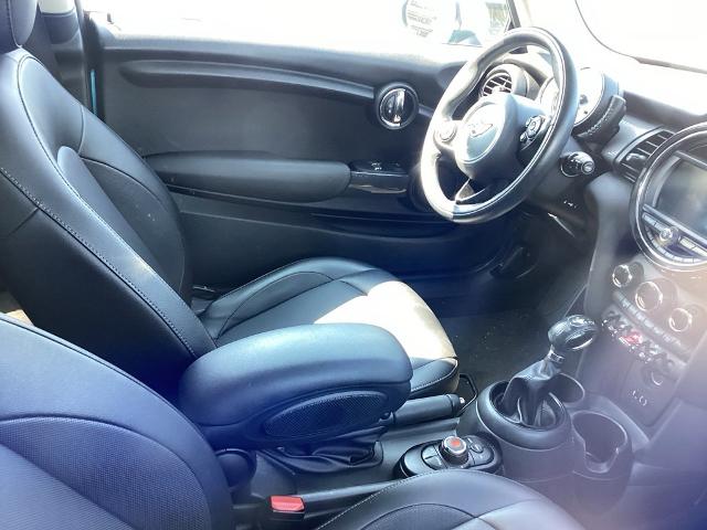 2017 MINI Hardtop 2 Door Vehicle Photo in PUYALLUP, WA 98371-4149