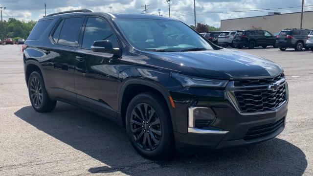 2022 Chevrolet Traverse Vehicle Photo in MOON TOWNSHIP, PA 15108-2571