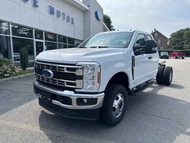 2024 Ford Super Duty F-350 DRW Vehicle Photo in Webster, MA 01570-1415