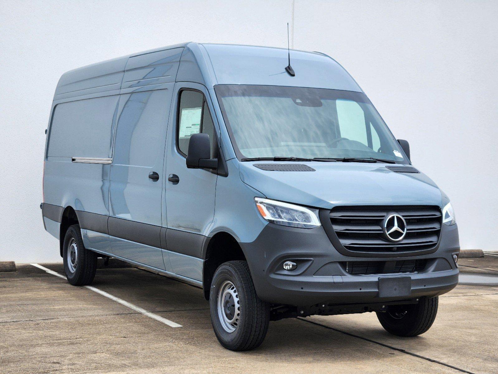 2024 Mercedes-Benz Sprinter Cargo Van Vehicle Photo in HOUSTON, TX 77079