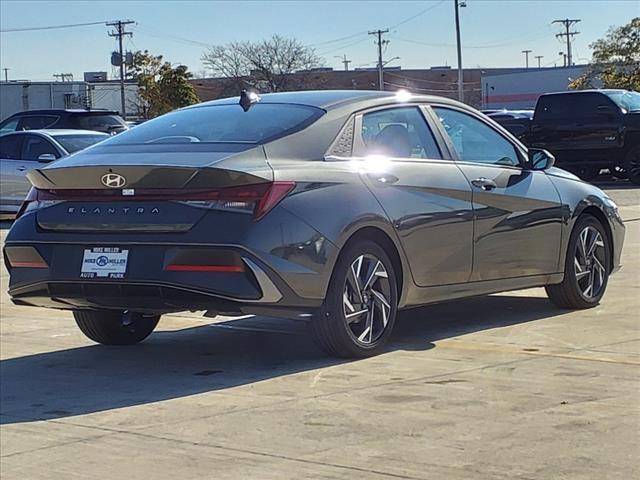 2025 Hyundai ELANTRA Vehicle Photo in Peoria, IL 61615