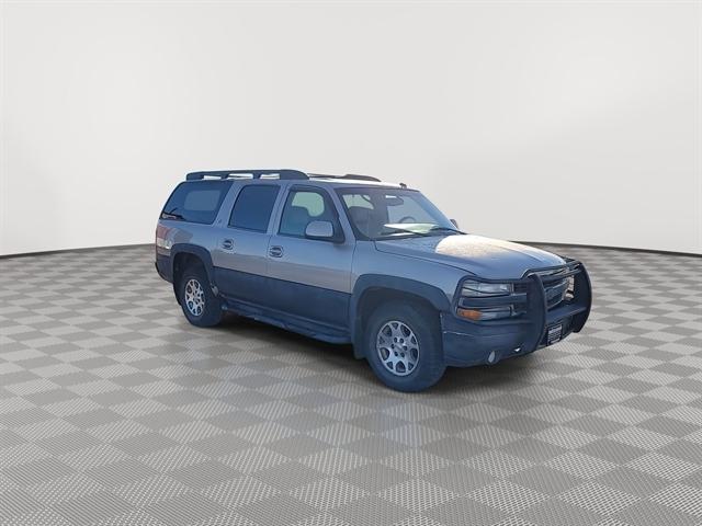 Used 2004 Chevrolet Suburban LS with VIN 3GNFK16T44G111221 for sale in Winner, SD