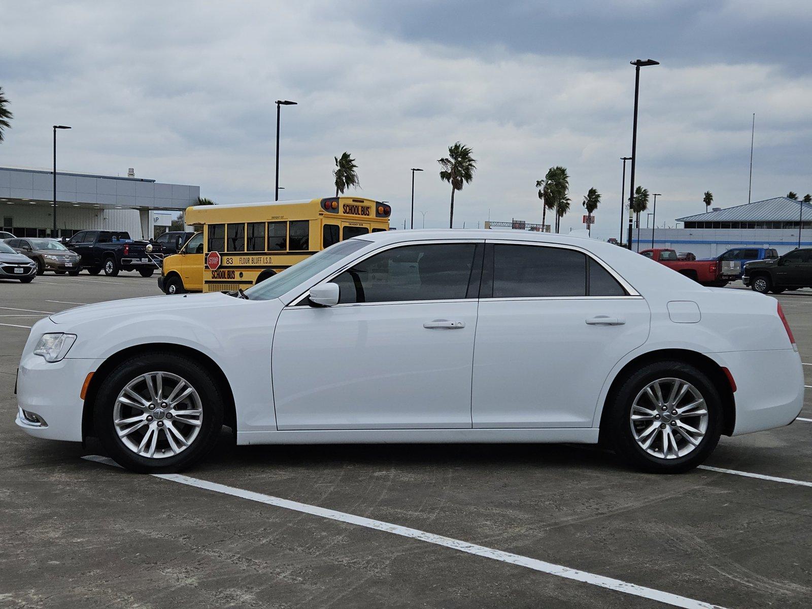 2021 Chrysler 300 Vehicle Photo in CORPUS CHRISTI, TX 78416-1100