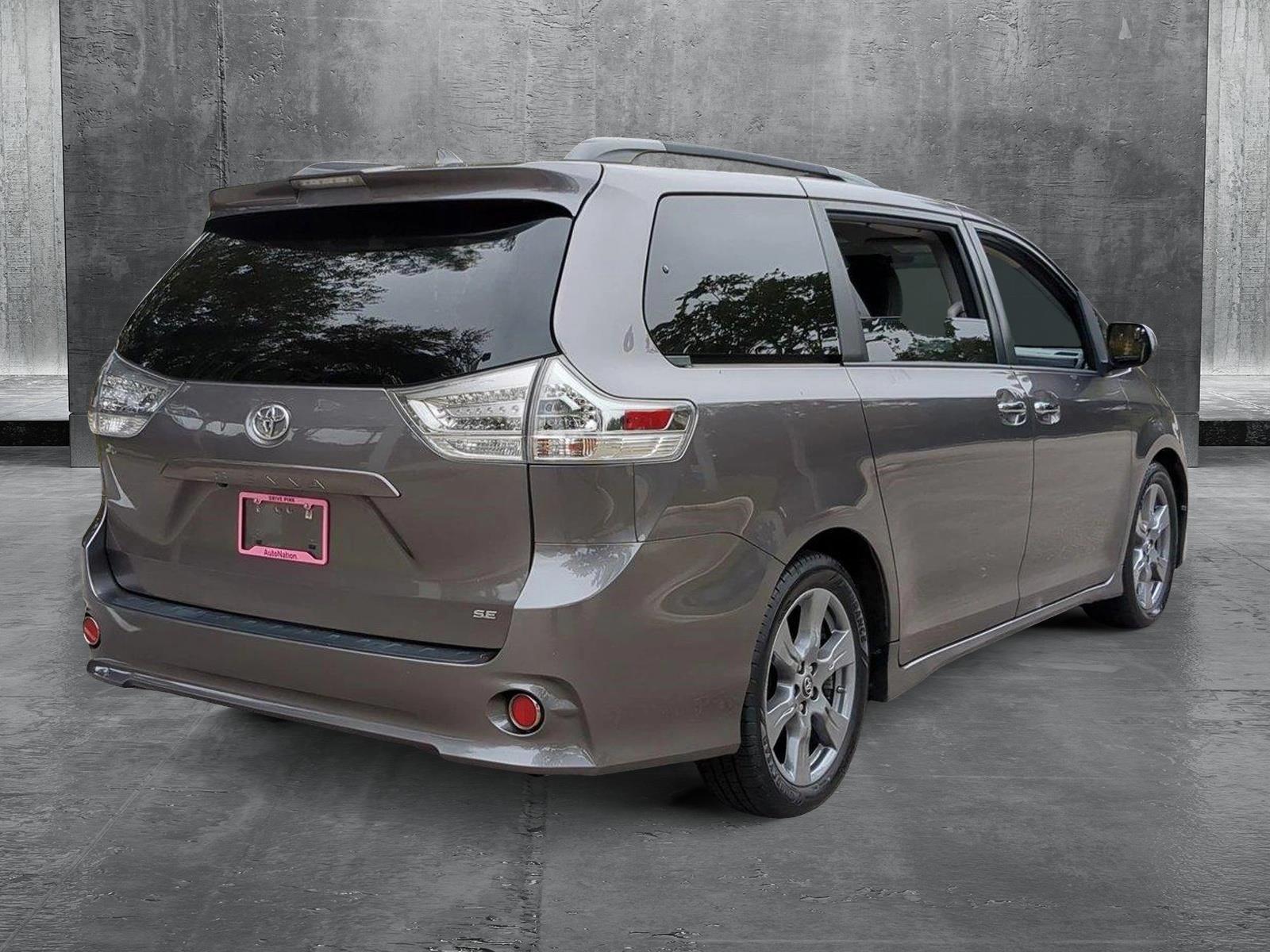 2019 Toyota Sienna Vehicle Photo in West Palm Beach, FL 33417