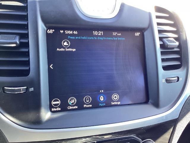 2022 Chrysler 300 Vehicle Photo in Gardner, MA 01440
