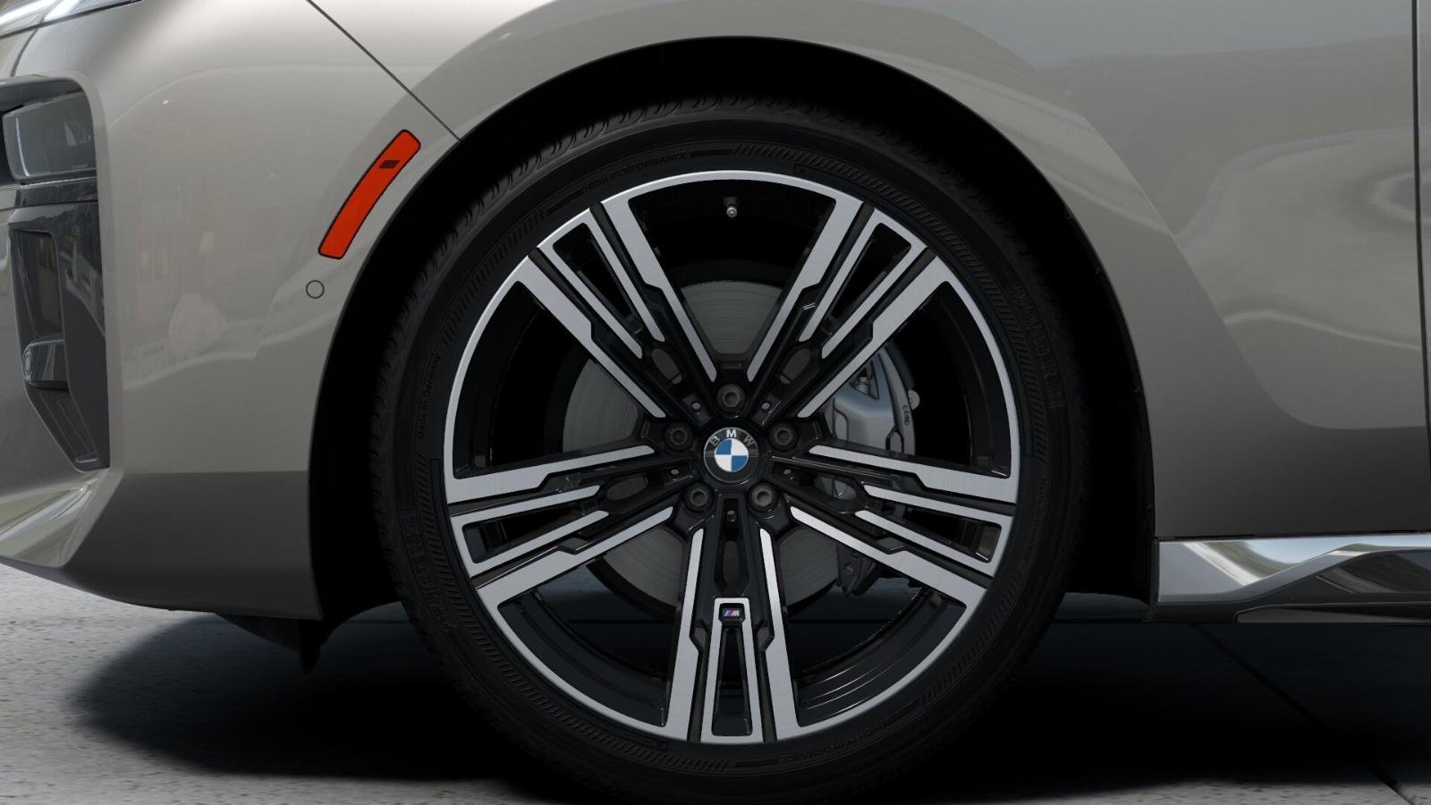 2025 BMW 740i xDrive Vehicle Photo in GRAPEVINE, TX 76051