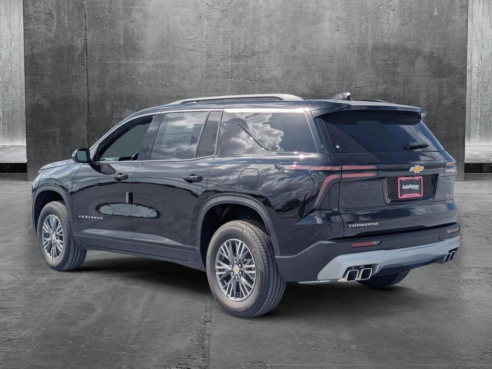 2025 Chevrolet Traverse Vehicle Photo in PEMBROKE PINES, FL 33024-6534