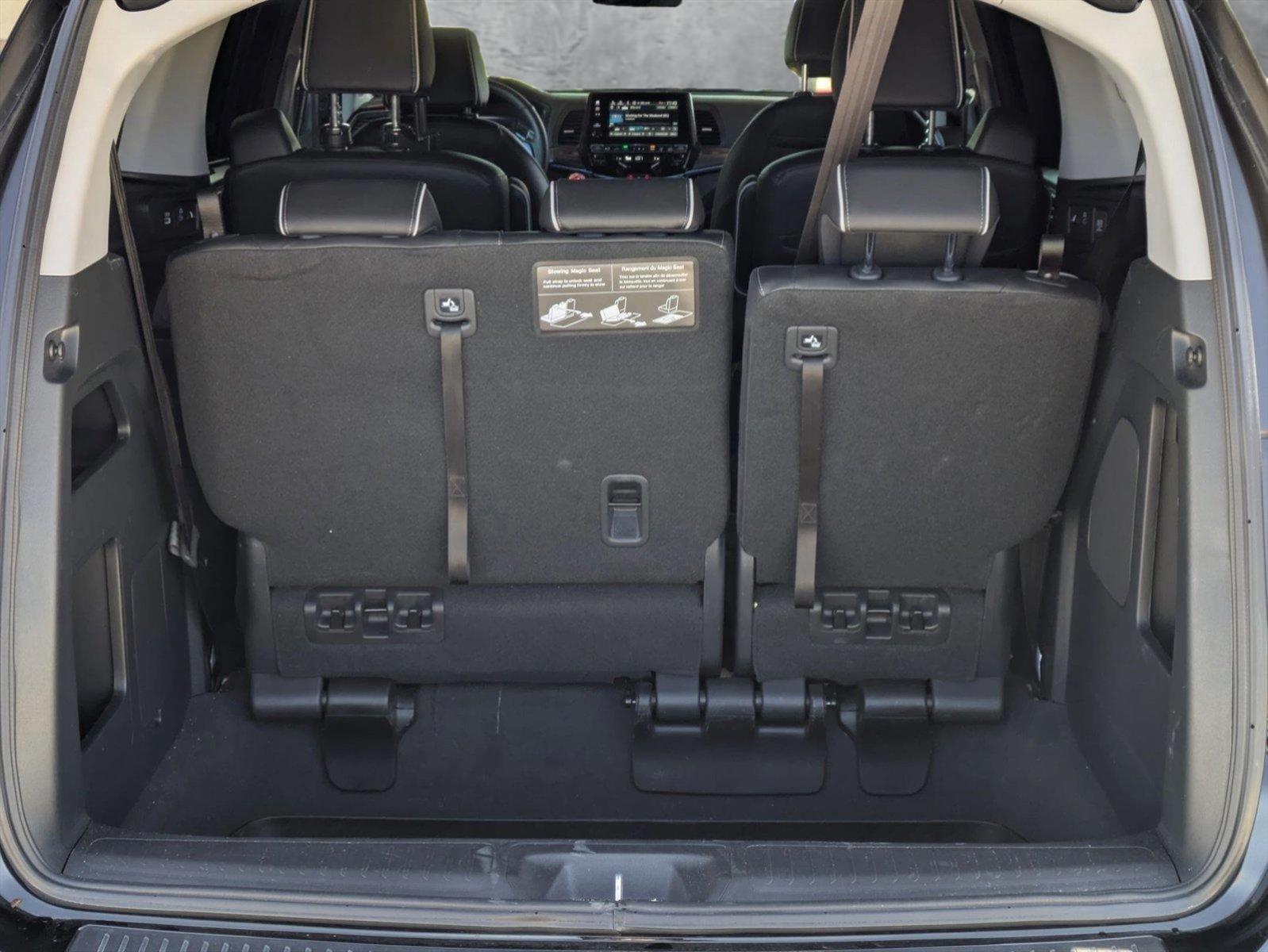 2024 Honda Odyssey Vehicle Photo in Valencia, CA 91355-1794
