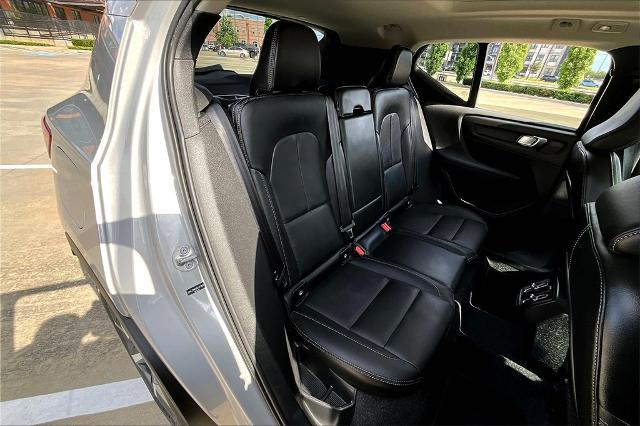 2025 Volvo XC40 Vehicle Photo in Houston, TX 77007
