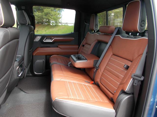 2025 GMC Sierra 1500 Vehicle Photo in LOWELL, MA 01852-4336