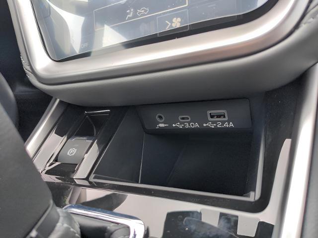 2025 Subaru Outback Vehicle Photo in Green Bay, WI 54304